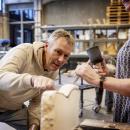 Beeldhouw-docent Rob Zweerman: “Door het te proberen kom je erachter hoe het moet”