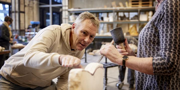 Beeldhouw-docent Rob Zweerman: “Door het te proberen kom je erachter hoe het moet”