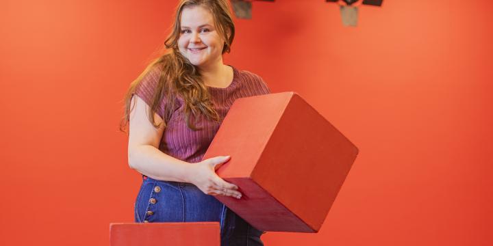 Theater vormde Tamar, nu helpt zij andere kinderen hetzelfde te ervaren